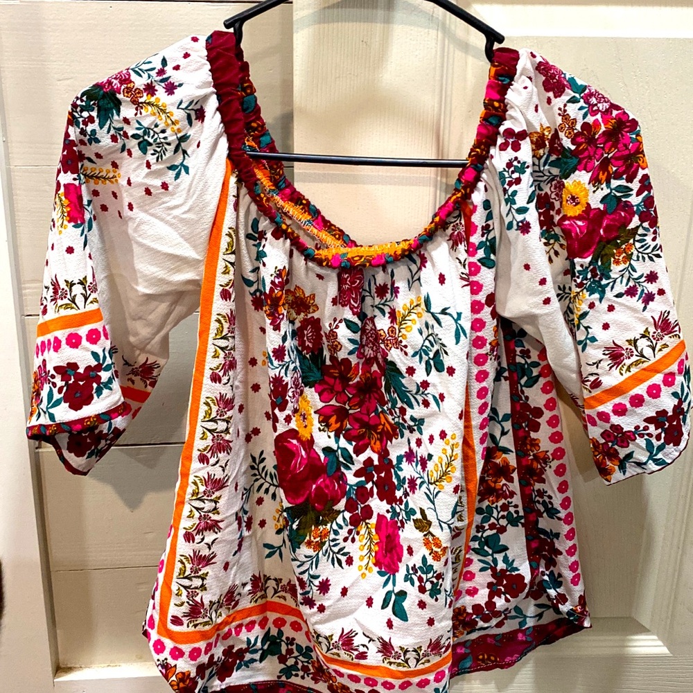 Off-the-shoulder top